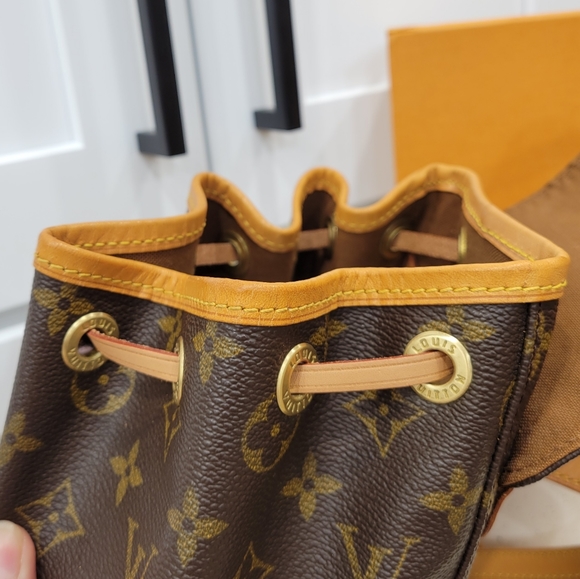 Beautiful ❤Authentic LV Montsouris Mini Backpack Bag Monogram - Picture 9 of 16